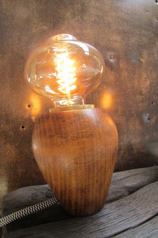 decoration luminaire style industriel lampe champignon creation Crea Broc and Co lampe allumee